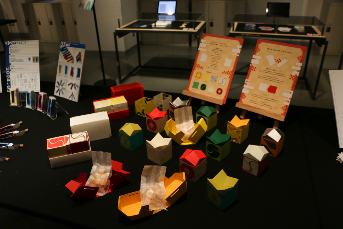 オープンキャンパス展示の様子