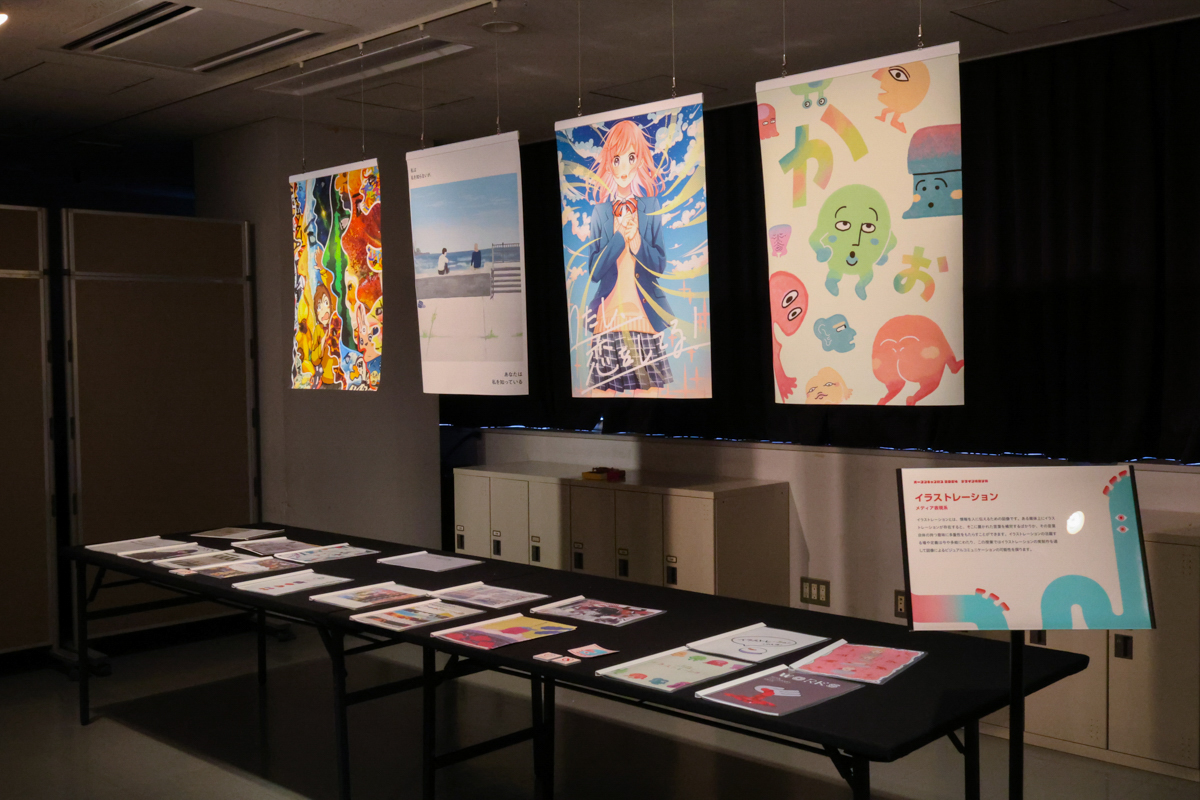 オープンキャンパス展示の様子